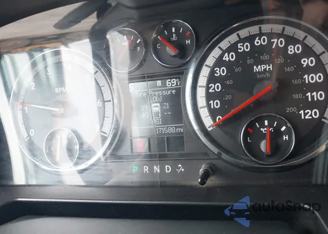 2010 Dodge Ram 1500 Slt/Sport/Trx z USA, uszkodzony, nr VIN 1D7RV1CT6AS261360